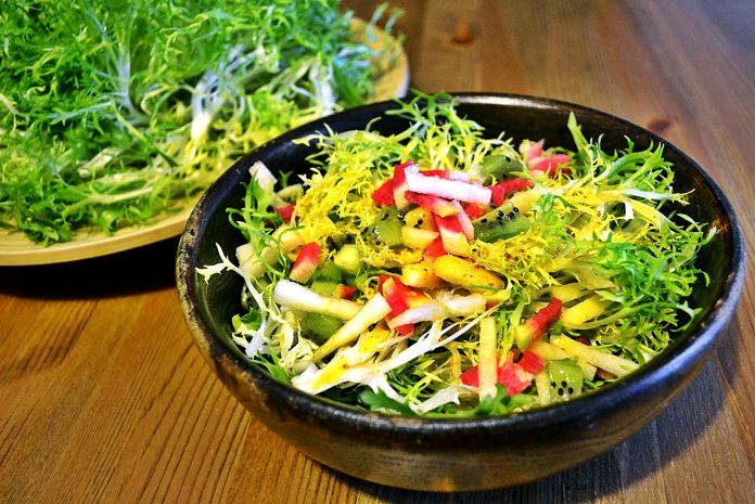 Endivyen Salatası Nasıl Yapılır